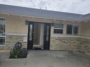 Photo - Comfortable 4-Bedroom Home in Peaceful Fou...