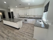Photo - 376 Valencia Ct