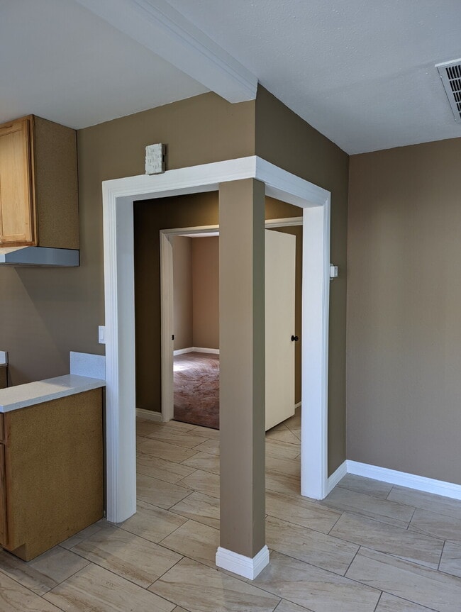 Photo - 2 br + bonus living area, in a quiet neighborhood near the 10 fwy