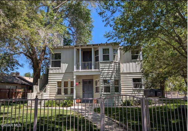 Photo - 205 W Lancaster Blvd House