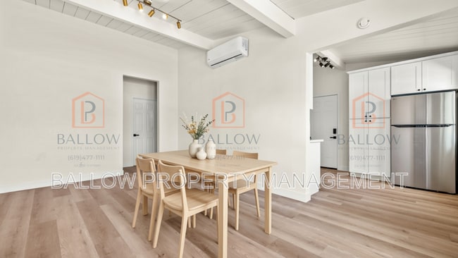 Photo - 4880-82 Cole St