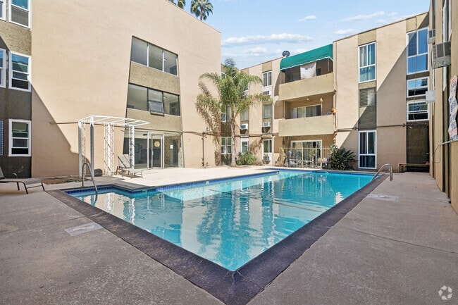 Pool - TARZANA 6170