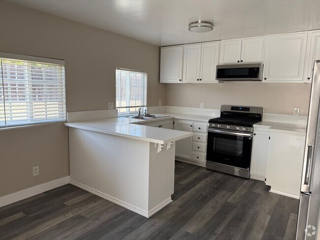 Building Photo - Charming 2 bed+1 bath + bonus office avail... Rental
