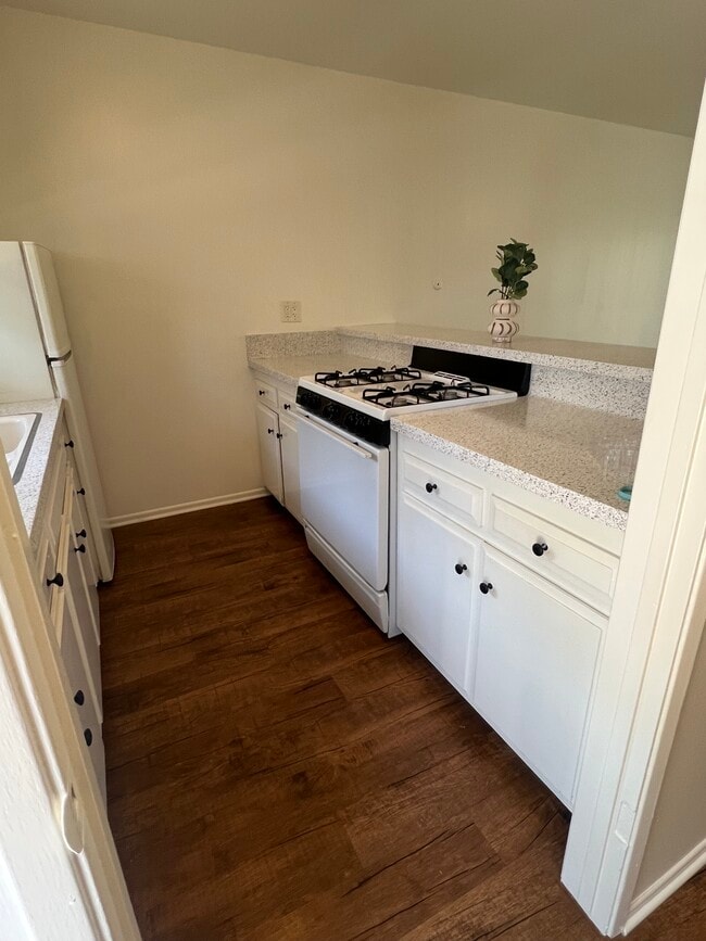 Building Photo - 15622 Pasadena Ave Unit 21 Rental