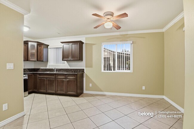 Photo - 1614 W 39th Pl