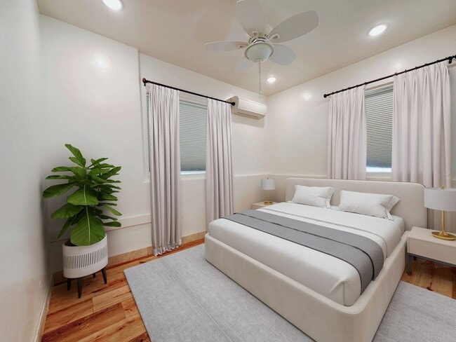 Building Photo - Stunning Renovated Lower Level 2 Bed / 1 Bath - 1.5 Miles to Beach