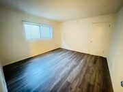 Photo - 13956 Vanowen St