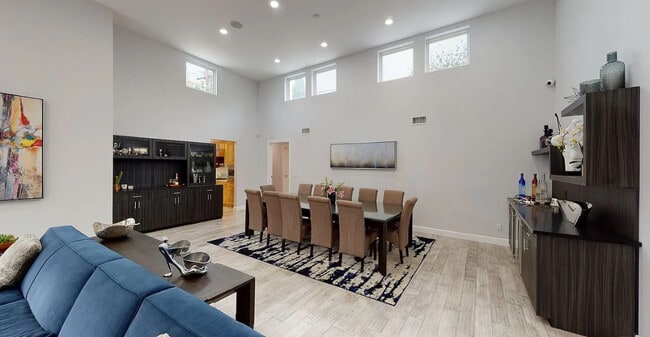 Photo - 10331 La Grange Ave