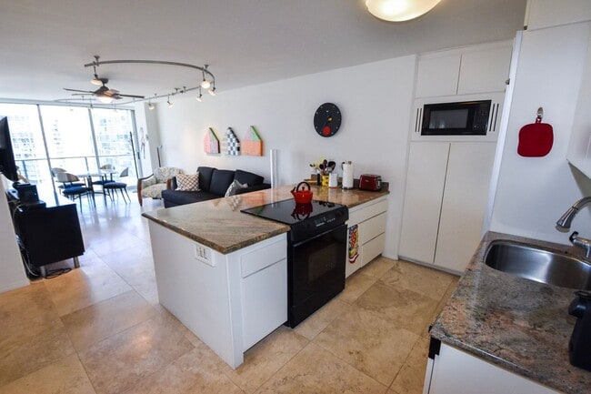 Photo - 1730 Avenida Del Mundo Unit Rental