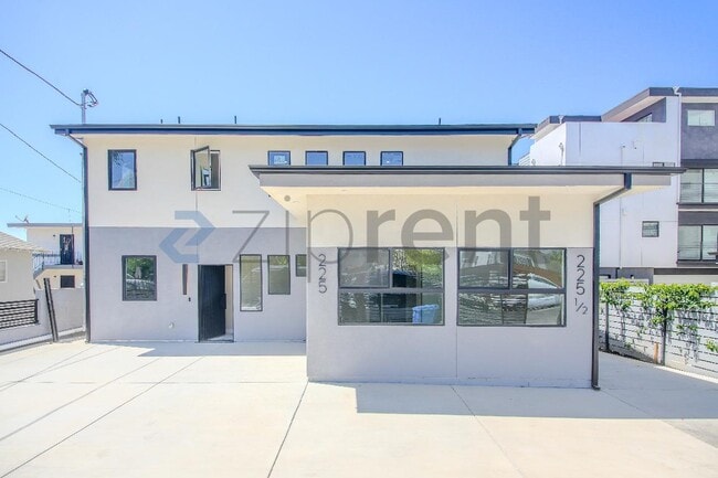 Building Photo - 225 N Burlington Ave