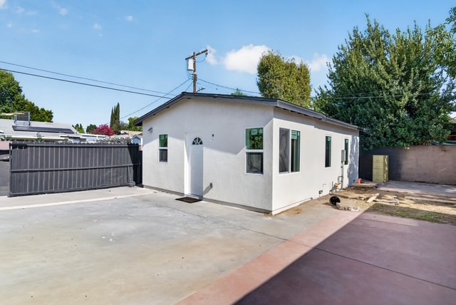 Photo - 8951 Woodley Ave