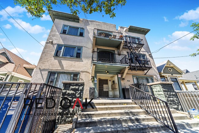 Photo - 1026 W 22nd St Unit 14