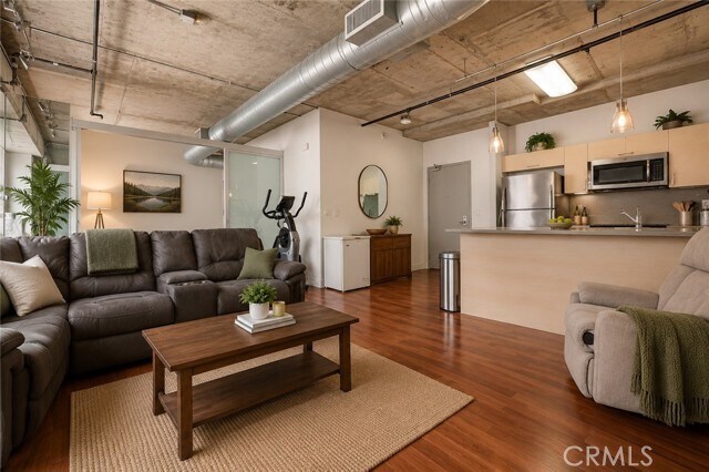 Photo - 645 W 9th St Unit 314