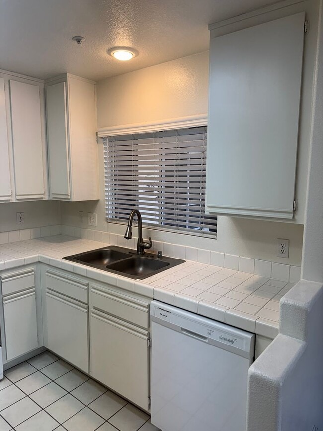 Photo - 1 Bedroom 1 Bathroom Available in Sierra V... Unit 2505