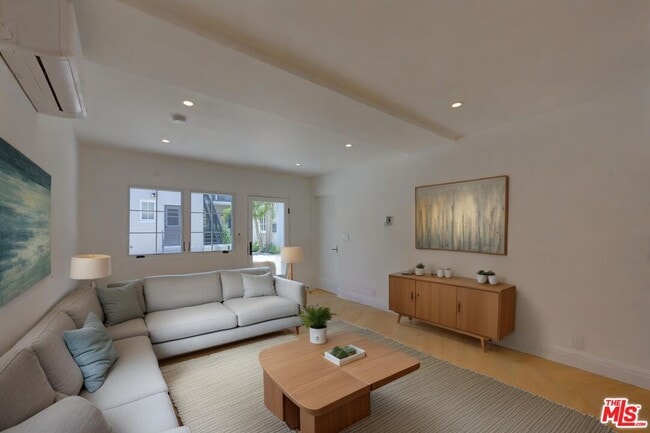 Photo - 234 S Spalding Dr Unit A