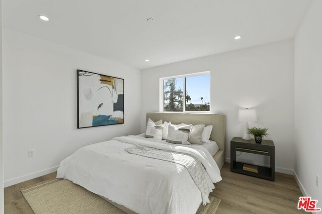 Photo - 10918 Camarillo St Unit 502