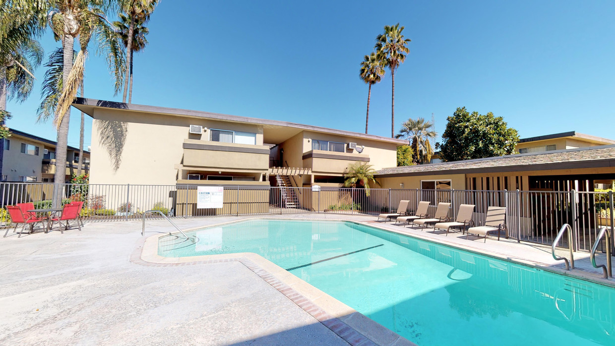 3D Tour - Cross Roads Apartment Homes