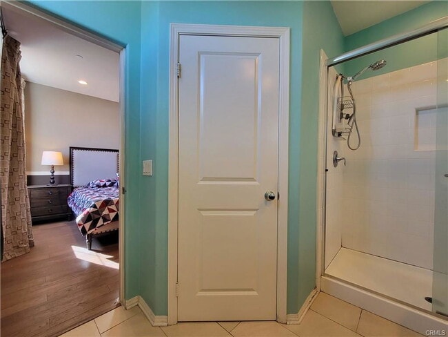 Photo - 909 Santa Fe Ave Unit E