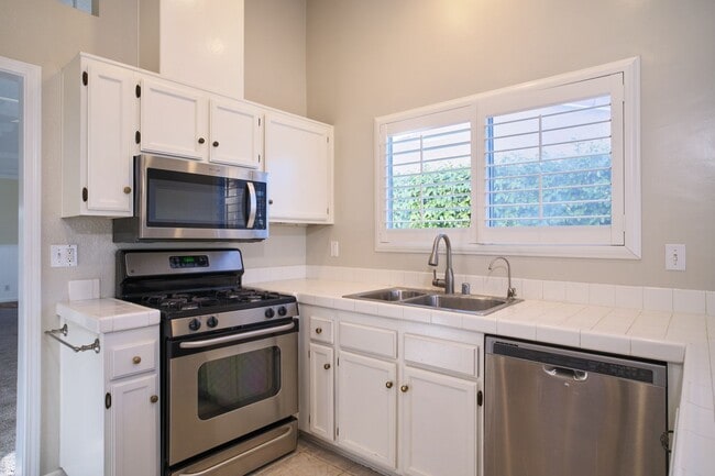 Photo - Lovely 3 Bedroom Home!