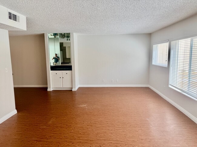 Photo - 17440 Burbank Blvd Unit 100