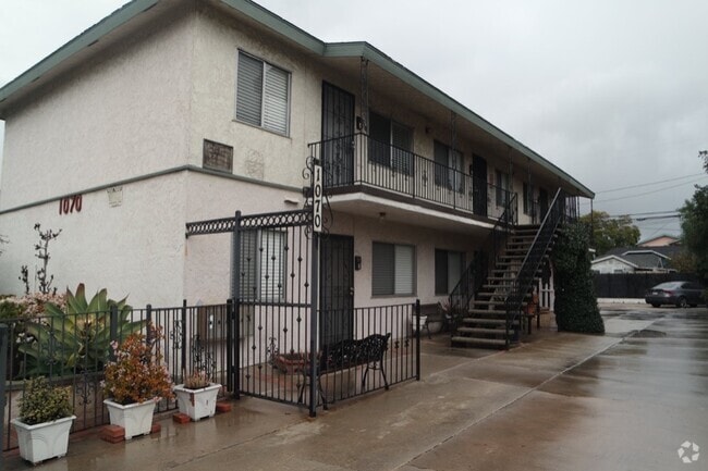 Building Photo - 1070 Gardenia Ave Rental