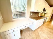 Photo - 16 Kingsway Dr