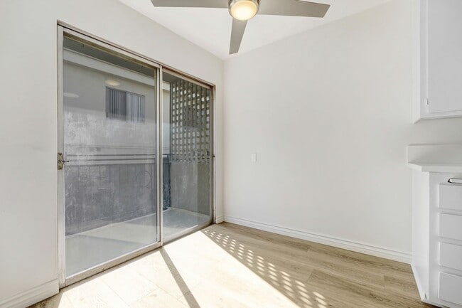 Photo - 1550 S Saltair Ave Unit 7