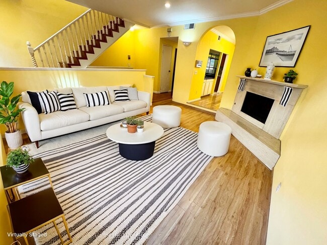 Building Photo - *** Charming 4 bed 3.5 bath Alhambra Townhome ***