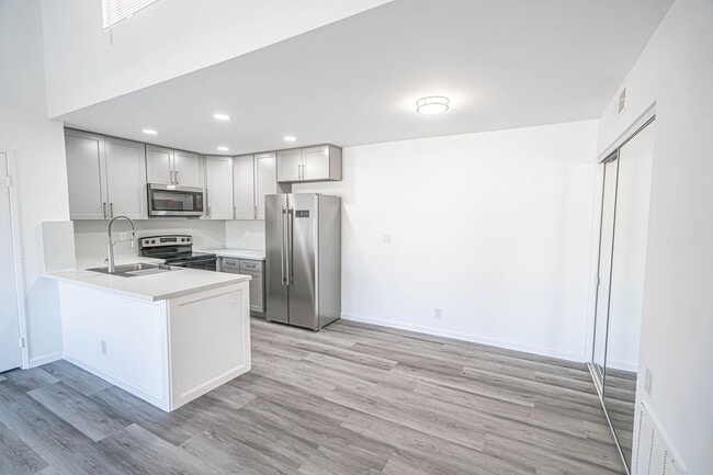 Photo - Remodeled 2 Bedroom Condo for Rent in Newhall!