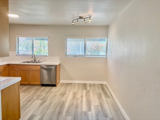 Photo - 808-812 Westmount Dr Unit 812-17