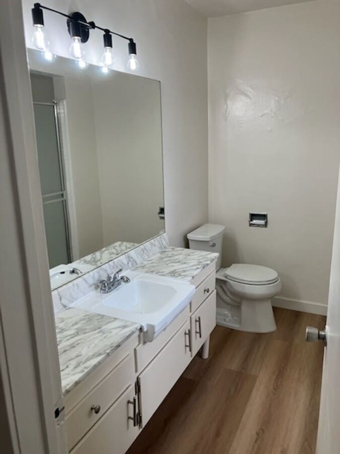 Photo - 1134 N Clark St