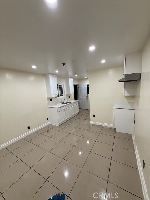 Photo - 2853 E 6th St