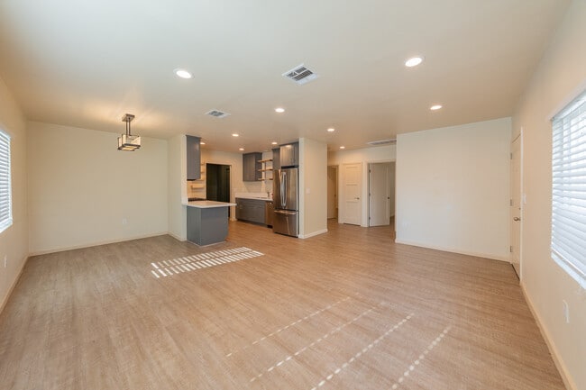 Photo - 7503 Camellia Ave