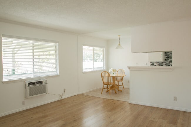 Photo - 460 Vista Ave Unit C