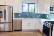 Kitchen - 2826 S Norton Ave Unit 4