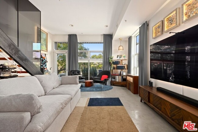 Photo - 140 S Gramercy Pl Unit 1