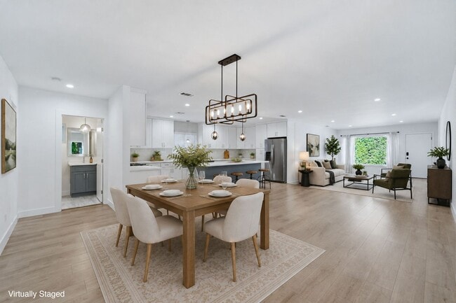 Building Photo - Modern Gated Retreat on a Private Lot.