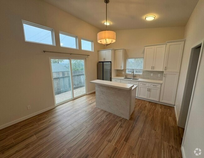 Building Photo - 4422 Long Branch Ave Rental