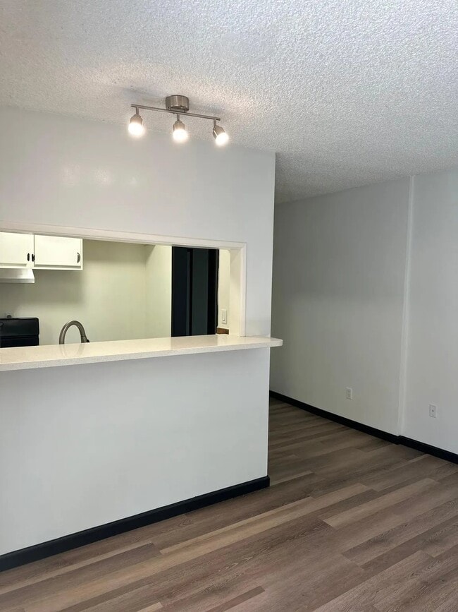 Photo - 824 Glenway Dr Unit 3