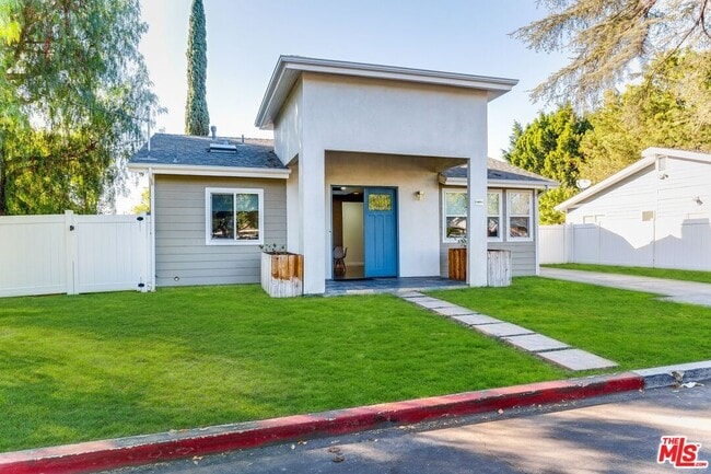 Photo - 16001 Wyandotte St