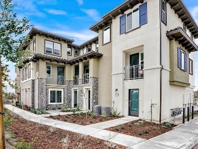 Building Photo - 13480 Lopelia Meadows Pl