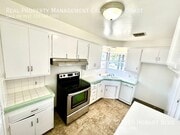 Photo - 21115 Hobart Blvd
