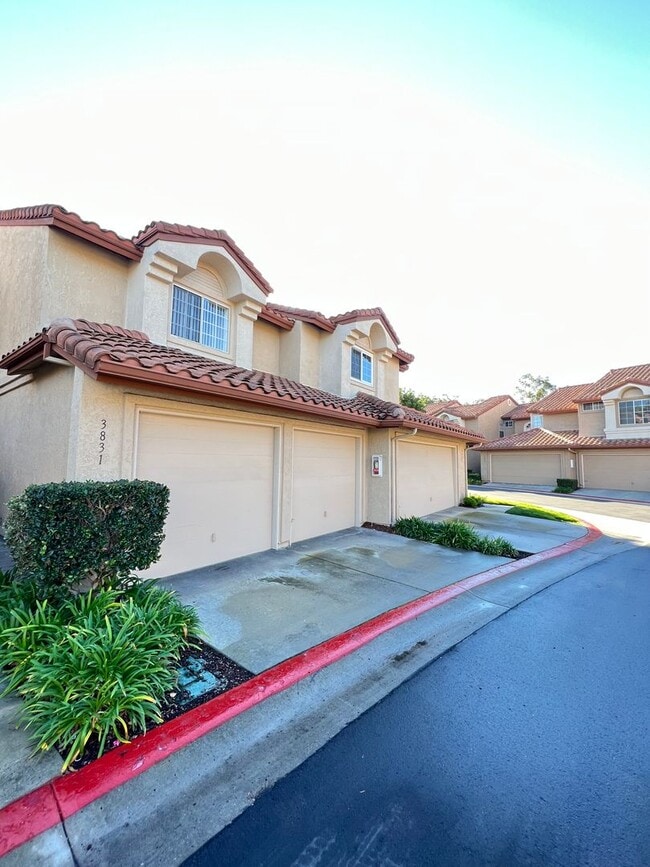 Building Photo - 2 Bedroom Condo in Del Mar Highlands.