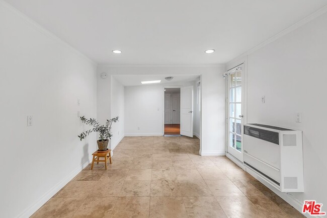 Photo - 746 Ashland Ave Unit GH