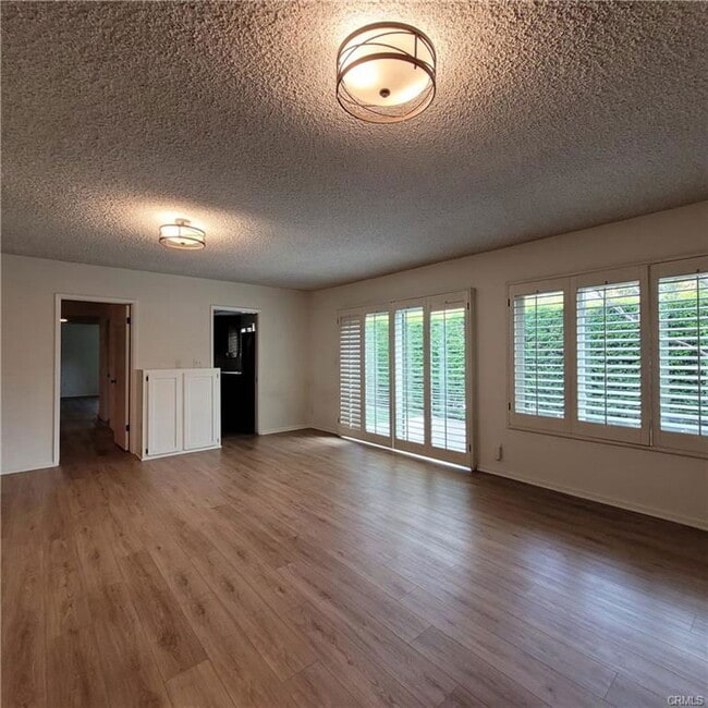 Photo - 303 S Kenneth Rd