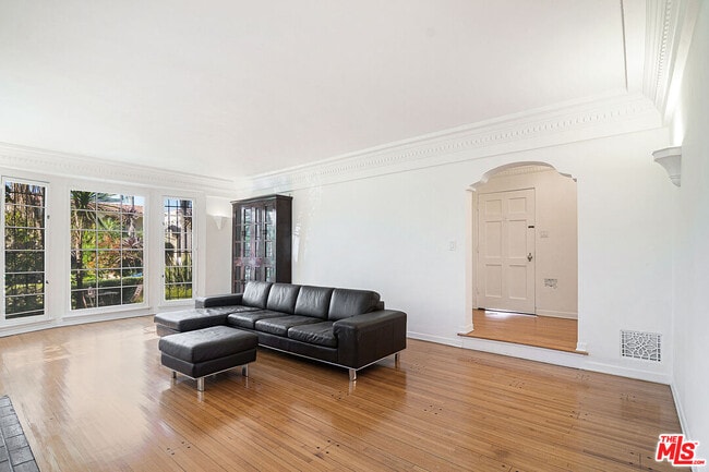 Photo - 1040 S Alfred St