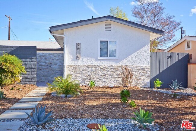 Building Photo - 9616 Gerald Ave