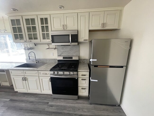 Photo - 1526-1528 E. 9th St. Unit 1528
