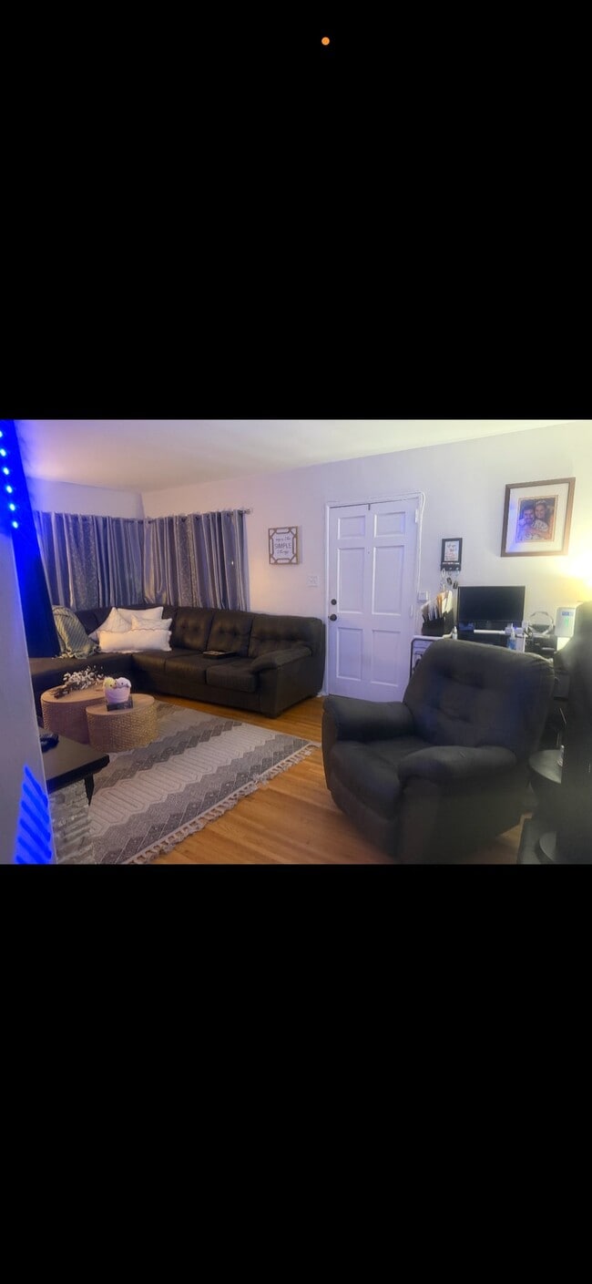 Photo - 4031 Tilden Ave