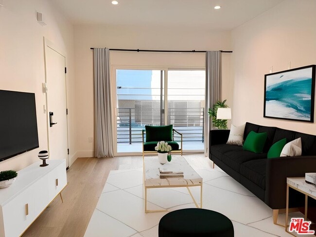 Building Photo - 914 7th St